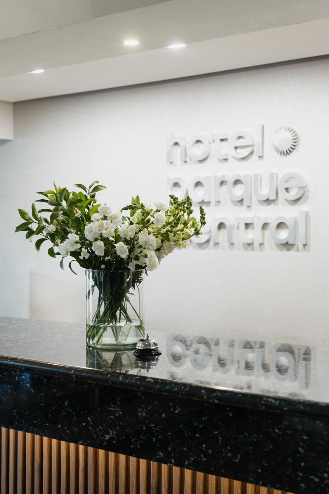 Hotel Parque Central Monterrey Kültér fotó